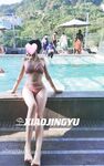 The top cuckold Twitter human high-quality promiscuous couple [Little Whale] privately filmed, Ziwei exposed in front of the waiter in the open-air restaurant bar, PUA entered the men's toilet while walking the dog from behind, the whole process was h