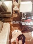 The top cuckold Twitter human high-quality promiscuous couple [Little Whale] privately filmed, Ziwei exposed in front of the waiter in the open-air restaurant bar, PUA entered the men's toilet while walking the dog from behind, the whole process was h