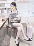 The top cuckold Twitter human high-quality promiscuous couple [Little Whale] privately filmed, Ziwei exposed in front of the waiter in the open-air restaurant bar, PUA entered the men's toilet while walking the dog from behind, the whole process was h