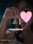 The top cuckold Twitter human high-quality promiscuous couple [Little Whale] privately filmed, Ziwei exposed in front of the waiter in the open-air restaurant bar, PUA entered the men's toilet while walking the dog from behind, the whole process was h
