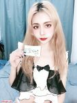 Collection of customized face-showing views of beauties like God Hao Shuyao holding signs