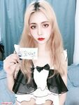 Collection of customized face-showing views of beauties like God Hao Shuyao holding signs