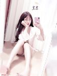 Koleksi paparan wajah yang dibuat tersuai bagi jelitawan yang memegang plakad