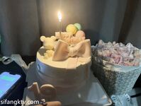 推特清純可愛寶藏女孩【小屁mimi】私拍全套，無毛一線天超級粉嫩裸舞紫薇極限反差