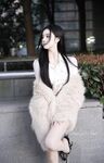 Model muda terbaik Long Xueer dari Xiuren.com dan gambar peribadinya bersama jurugambar.