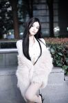 Model muda terbaik Long Xueer dari Xiuren.com dan gambar peribadinya bersama jurugambar.