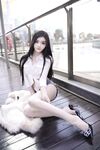 Model muda terbaik Long Xueer dari Xiuren.com dan gambar peribadinya bersama jurugambar.