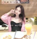 Babala ng paputok na high-energy! Mas pambabae kaysa sa mga babae, ang tunay na TS girl [Orange Sweetheart TS is so energetic and beautiful] privately photographed, her sex skills are both salty and sweet, ang kanyang oral skills ay top-notch at siya ang 