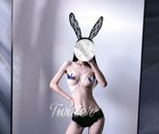 小仙女姐姐〖暗裡著迷〗震撼福利，魔鬼身材奶油肌膚 同事眼中的高冷女神 實際是一隻反差騷母狗！