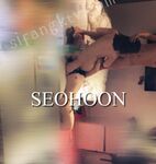 臀控必備，推特極品【seohoon】的性奴，像母狗一樣服從，雪白屁股邊摳穴還邊滋滋冒水，各種激情肉搏爽歪歪