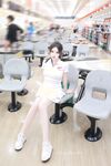 Bagong gawa noong 2024, pribadong kinunan ng sikat na modelo ng Xiuren.com, [Small French Fries], na nakalantad sa bowling alley sa pampublikong lugar, malakihan, may mga tagas, maraming tao sa paligid.