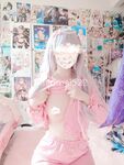 TwitterLolita [Cô bé không cao] Những bức ảnh riêng tư dễ thương, với làn da trắng mịn, bộ ngực lớn và bên ngoài âm hộ màu hồng, cô ấy là một cô gái ngoan trong mắt giáo viên và các bạn cùng lớp, nhưng ở nhà cô ấy lại là một con điếm nhỏ