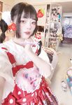 TwitterLolita [Cô bé không cao] Những bức ảnh riêng tư dễ thương, với làn da trắng mịn, bộ ngực lớn và bên ngoài âm hộ màu hồng, cô ấy là một cô gái ngoan trong mắt giáo viên và các bạn cùng lớp, nhưng ở nhà cô ấy lại là một con điếm nhỏ