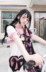 TwitterLolita [Cô bé không cao] Những bức ảnh riêng tư dễ thương, với làn da trắng mịn, bộ ngực lớn và bên ngoài âm hộ màu hồng, cô ấy là một cô gái ngoan trong mắt giáo viên và các bạn cùng lớp, nhưng ở nhà cô ấy lại là một con điếm nhỏ