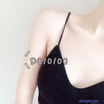 Twitter で非常にふしだらなホットワイフ [DC10102] を購読すると、小道具を露出させた 3P で彼女のマンコはピンク色で柔らかくなり、Ziwei は絶頂して潮吹きします。