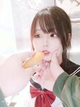 推特13万粉萝莉风coser可盐可甜TS娘【小舞酱】露脸私拍，嗲声嗲气3P前后夹击直男最爱