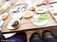推特13万粉萝莉风coser可盐可甜TS娘【小舞酱】露脸私拍，嗲声嗲气3P前后夹击直男最爱