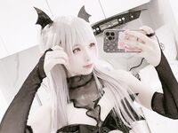 Twitter蘿莉〖英梨梨〗極品美女女神 表面看起來挺文靜，私下騷出水，粉嫩私處道具紫薇挑逗