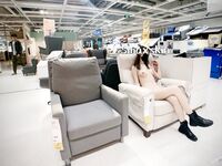 推特頂級身材露出狂人少女嫩妹【Smaxskin】私拍，宜家全裸露出母狗式調教啪啪啪無套內射無毛嫩穴
