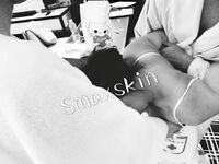推特頂級身材露出狂人少女嫩妹【Smaxskin】私拍，宜家全裸露出母狗式調教啪啪啪無套內射無毛嫩穴