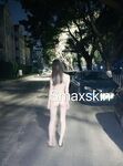 推特頂級身材露出狂人少女嫩妹【Smaxskin】私拍，宜家全裸露出母狗式調教啪啪啪無套內射無毛嫩穴