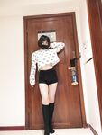 推特女神福利姬【00后大队长】未流出土豪私拍视图合集，情趣制服紫薇销魂可撸精尽人亡的节奏（1）