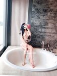Twitter Shanghai's good-looking S-class socialite [Coke Sister] privately photographed for welfare. After shaving her hair, Ziwei had a great time having sex with the rich second generation and kept moaning.