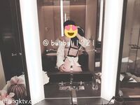 Twitter Shanghai's good-looking S-class socialite [Coke Sister] privately photographed for welfare. After shaving her hair, Ziwei had a great time having sex with the rich second generation and kept moaning.
