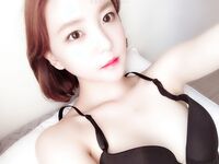 韓國99年高顏值清純美女【李始宇 Siwoo Lee】很有前女友的感覺，露臉大尺度不雅私拍，原味內褲化妝品紫薇粘了好多白漿
