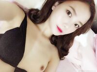 韓國99年高顏值清純美女【李始宇 Siwoo Lee】很有前女友的感覺，露臉大尺度不雅私拍，原味內褲化妝品紫薇粘了好多白漿
