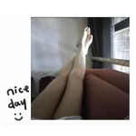 เทียบได้กับปรมาจารย์ไก่ยักษ์ในยุโรปและอเมริกา [Uncle BBB] บน Twitter ไก่นั้นหนาพอ ๆ กับปลายแขนของหญิงสาวและหญิงสาวสวมนาฬิกาอันโด่งดังบนไก่ของเธอก็กระตุกกับทาสที่สามีซึ่งภรรยามีชู้