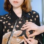 推特30粉的超人气网红小母狗【瓦西列娃的日记本Vasileva1122】露脸福利私拍，母狗调教喝尿啪啪双通