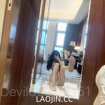 2024年6月流出，推特上的小空姐【Devil60209461】门槛199的付费福利，前凸后翘极品