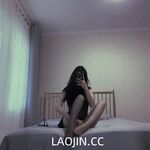 2024年6月流出，推特上的小空姐【Devil60209461】门槛199的付费福利，前凸后翘极品