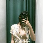 2024年6月流出，推特上的小空姐【Devil60209461】门槛199的付费福利，前凸后翘极品