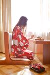 宅男必备！微博可盐可甜女神福利姬【萌小兔】收费群福利，道具紫薇户外调教啪啪，美女背后总会有个男人征服她