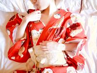 宅男必备！微博可盐可甜女神福利姬【萌小兔】收费群福利，道具紫薇户外调教啪啪，美女背后总会有个男人征服她