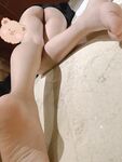 可爱00后小母狗『穷穷酱』被爸爸肏的流了好多水水，粉粉嫩嫩干干净净的小粉嫩鲍鱼被大屌抽查太反差了