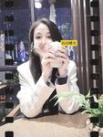 Dewi terkemuka yang kelihatan bintang "menarik telinganya" dipenuhi dengan ayam jantan besar seorang lelaki, yang dilincirkan dan basah, dan farajnya dilincirkan dan hangat daripada orang luar, dewi itu diam-diam seorang jalang yang perlu disetu