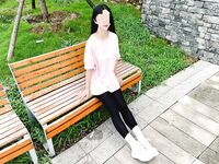 海角社区乱伦大神【会喷水的亲姐姐】剪烂姐姐心爱的打底裤，中途做饭强行内射，从厨房到客厅全程记录