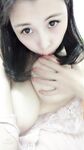 สาวสวยหน้าอกใหญ่ดูดหน้าอกและบีบน้ำนมออกจากขวด