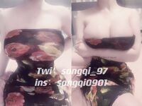 หน้าอกใหญ่และตูดอ้วน songqi_97 ยิงส่วนตัวจากด้านหลัง