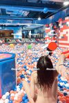 最新7月无水福利！推特优质情侣【mympet】女主身材一流，喜欢挑战各种难度人前露出，圣水遛狗调教啪啪