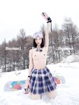 最新7月无水福利！推特优质情侣【mympet】女主身材一流，喜欢挑战各种难度人前露出，圣水遛狗调教啪啪