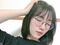 最新7月无水福利！终极露脸反差学生妹！又圆又白天然极品大奶美眉【林子祎】定制私拍，啪啪各种揉奶紫薇特写
