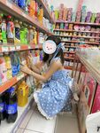 loli ตัวเมียตัวน้อยคล้ายมนุษย์ "Sweet Temptation Sauce" เป็นสาวงามในโรงเรียนที่ละเอียดอ่อนซึ่งพ่อโต้งของเธอใช้เป็นถุงยางอนามัย