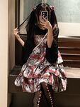 loli ตัวเมียตัวน้อยคล้ายมนุษย์ "Sweet Temptation Sauce" เป็นสาวงามในโรงเรียนที่ละเอียดอ่อนซึ่งพ่อโต้งของเธอใช้เป็นถุงยางอนามัย
