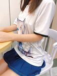 loli ตัวเมียตัวน้อยคล้ายมนุษย์ "Sweet Temptation Sauce" เป็นสาวงามในโรงเรียนที่ละเอียดอ่อนซึ่งพ่อโต้งของเธอใช้เป็นถุงยางอนามัย