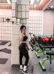 Isang magandang binibini na fitness trainer sa Shanghai ang handang magkaroon ng 3P facial cum at oral sex sa isang makapangyarihang lalaki para sa pera~ipinapakita ang kanyang makulay na buhay