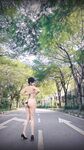 推特露臉人間胸器【反骨PP】放飛自我，各種人前極限露出，調教喝尿放尿也很母狗